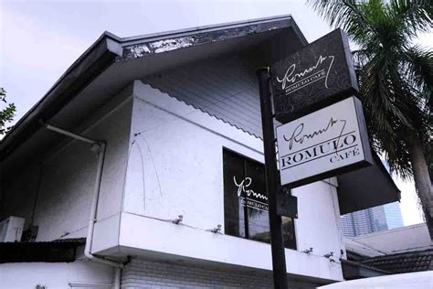 Romulo Cafe .